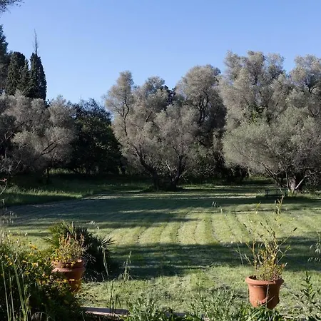 לינה וארוחת בוקר Villa Magdala-Chambre D'Hotes 5