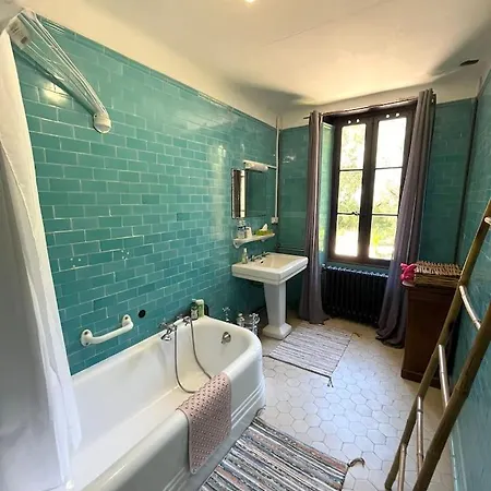 Villa Magdala-Chambre D'Hotes 5 Bed and Breakfast 3*