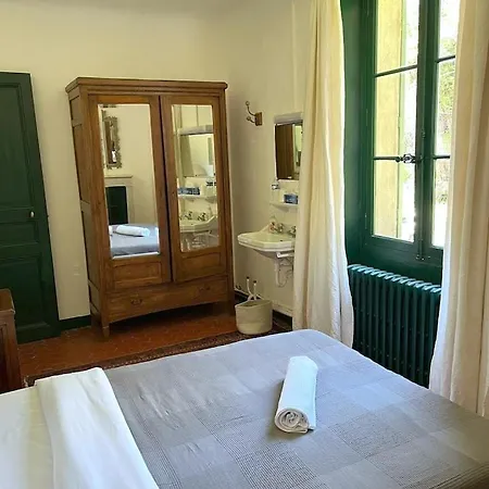 Villa Magdala-Chambre D'Hotes 5 Bed and Breakfast Ιέρ