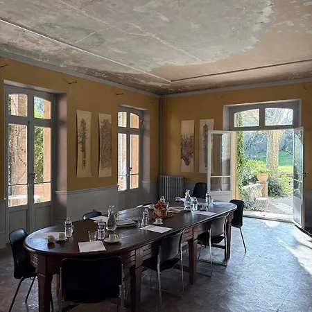 Villa Magdala-Chambre D'Hotes 5 Bed and Breakfast Ιέρ