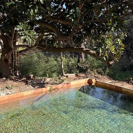 Villa Magdala-Chambre D'Hotes 5 Bed and Breakfast Ιέρ