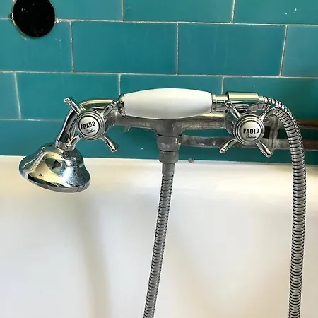 Bed and Breakfast Villa Magdala-Chambre D'Hotes 5 Ιέρ